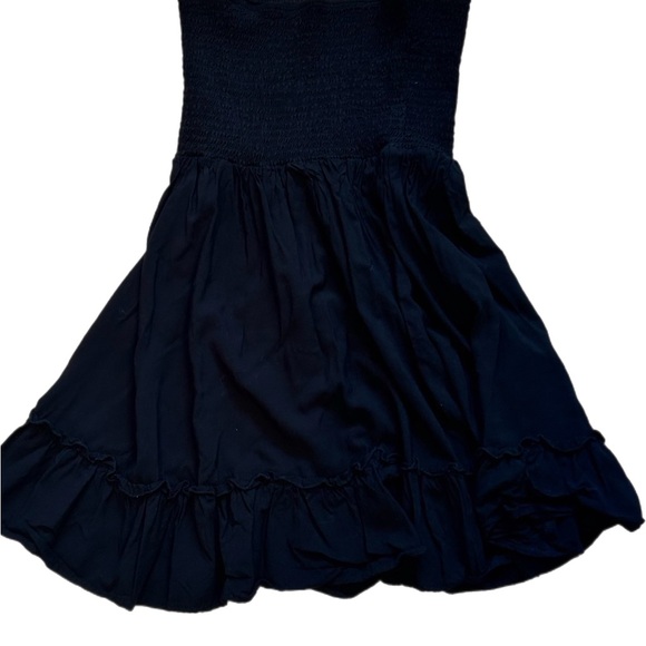 Elegant Strapless Black Dress - Picture 4 of 4